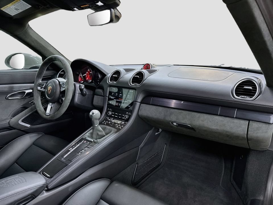 Certified 2025 Porsche 718 Cayman GTS RWD image 28