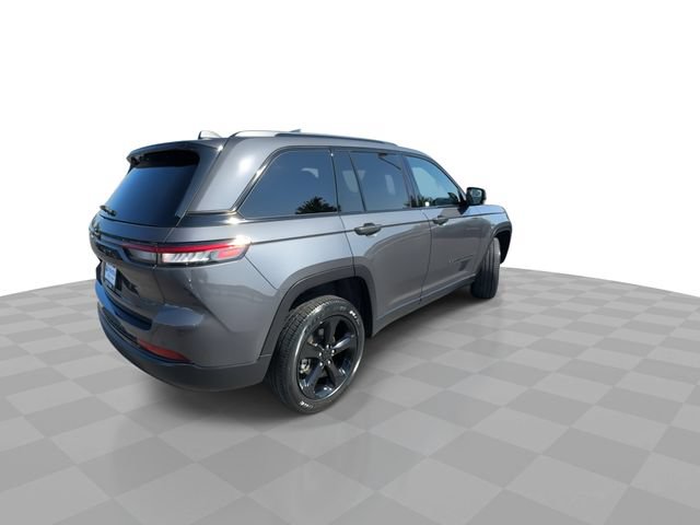 Used 2023 Jeep Grand Cherokee Altitude AWD/4WD image 8