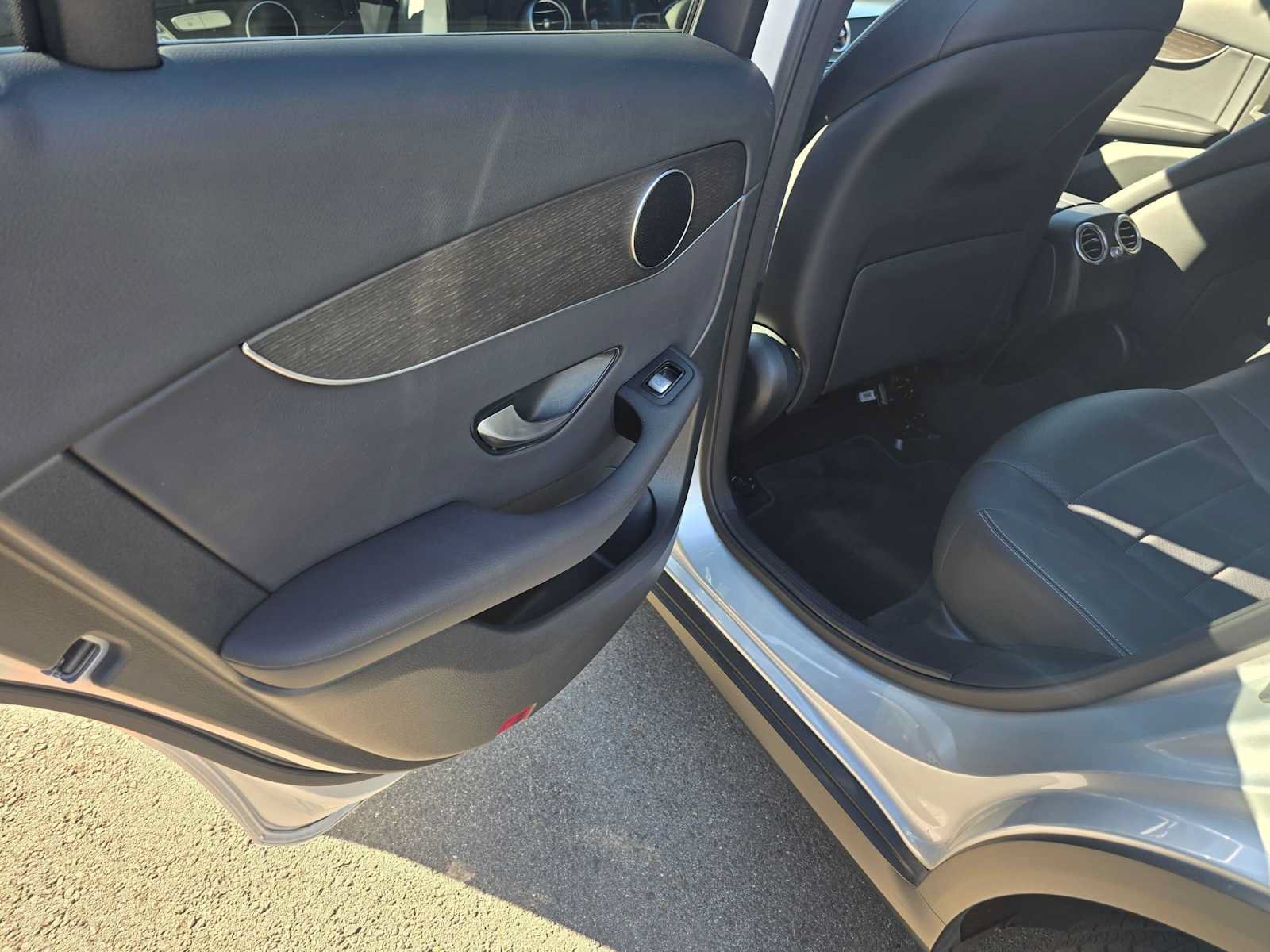 Used 2020 Mercedes-Benz GLC 300 image 16