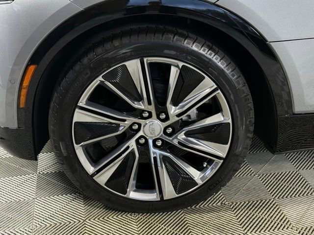 New 2025 Cadillac Lyriq Luxury w/ Nappa Leather Package RWD image 15