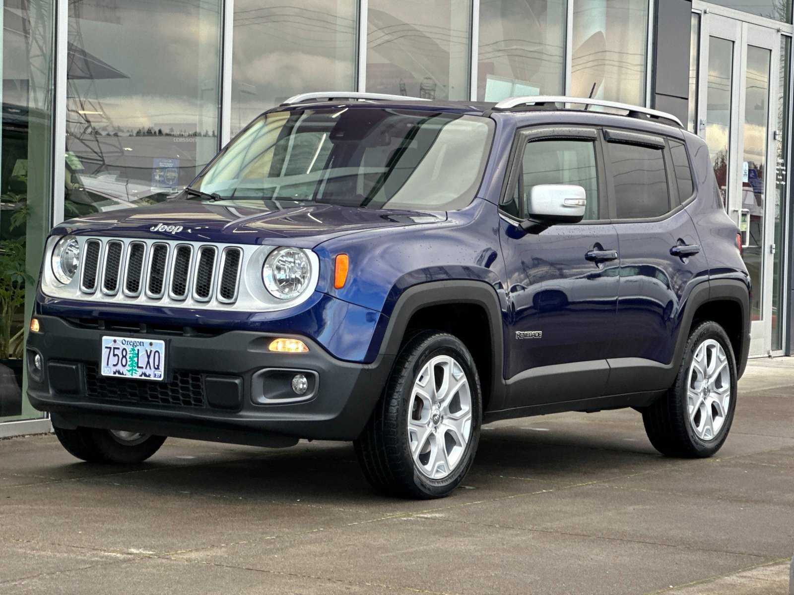 Used 2017 Jeep Renegade Limited image 7