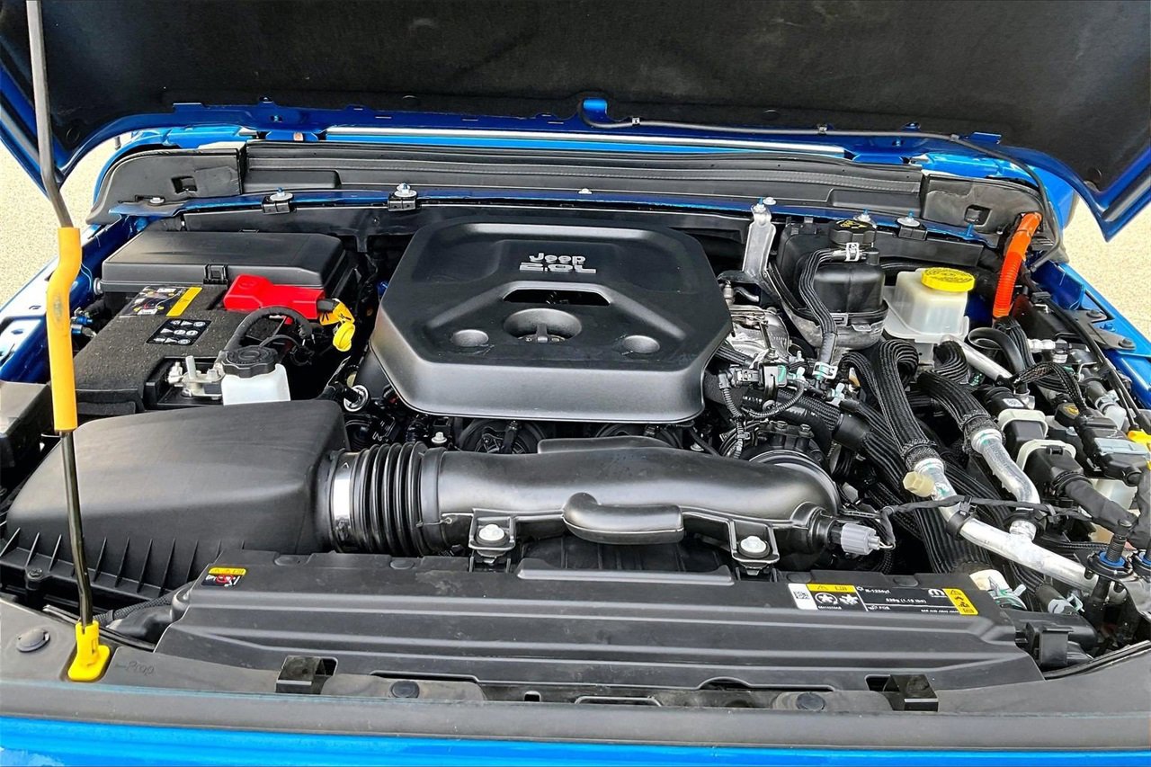 Used 2022 Jeep Wrangler Unlimited Sahara image 35