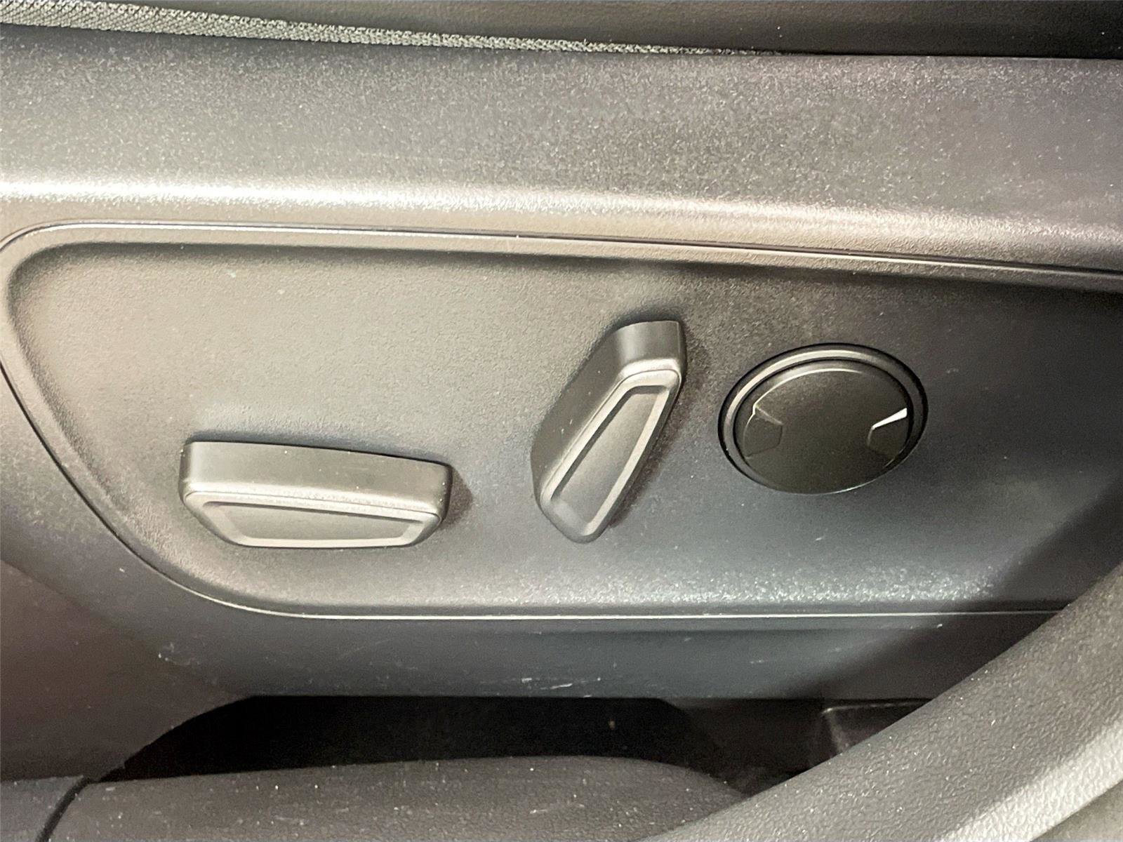 Used 2024 Ford Escape Platinum image 22