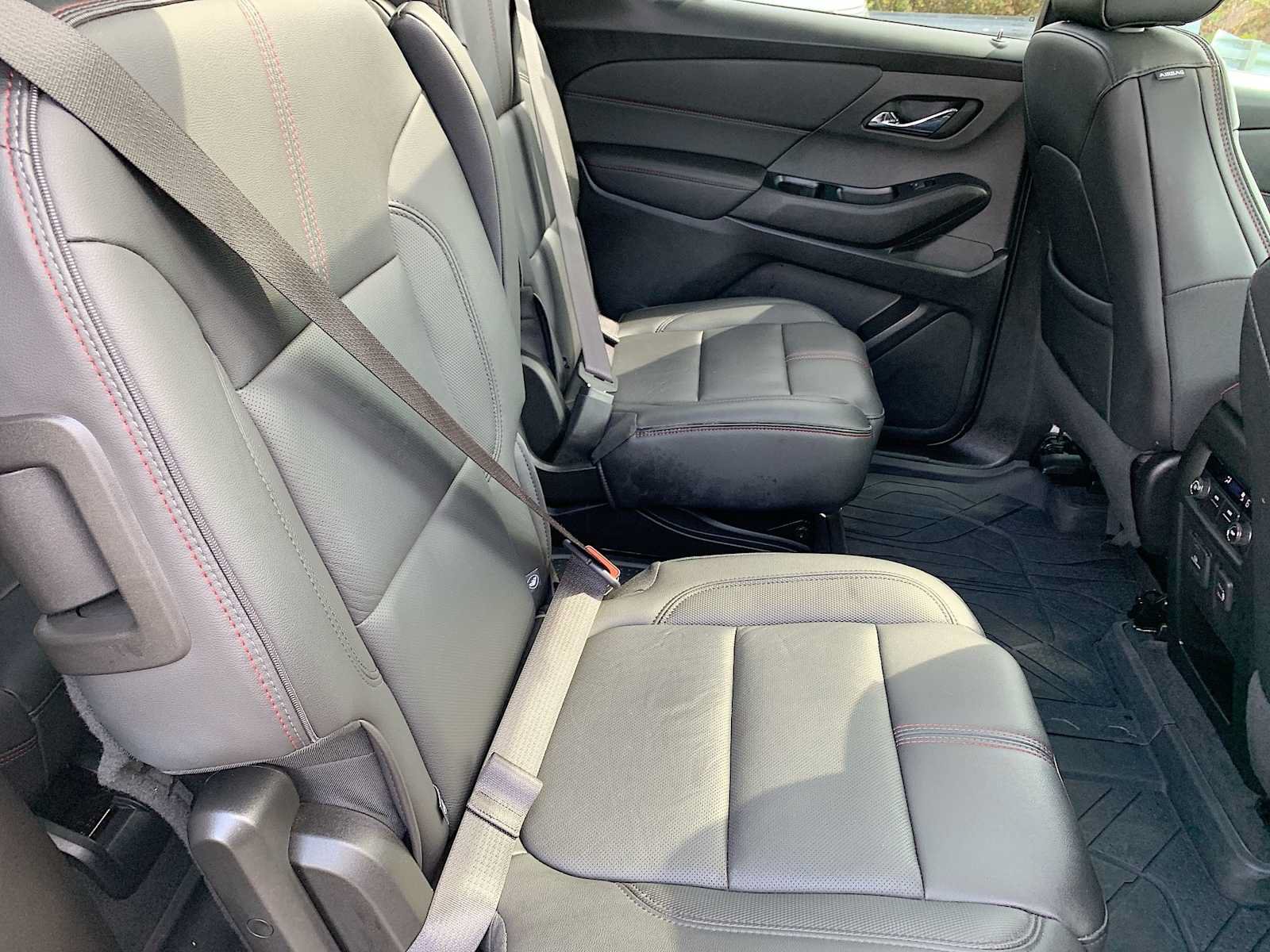 Certified 2023 Chevrolet Traverse RS w/ LPO, Floor Liner Package AWD/4WD image 27