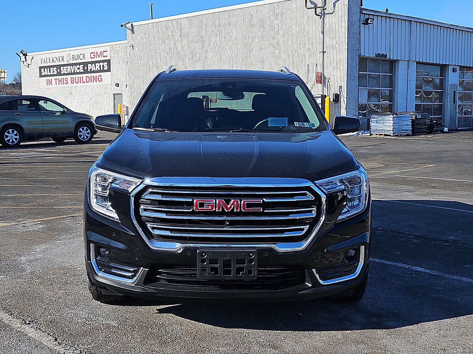 Certified 2022 GMC Terrain SLT w/ Tech Package image 2