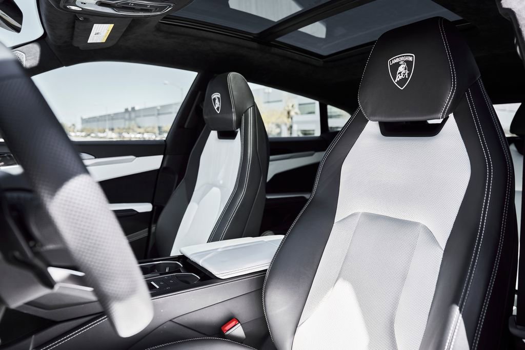 Used 2019 Lamborghini Urus AWD/4WD image 49