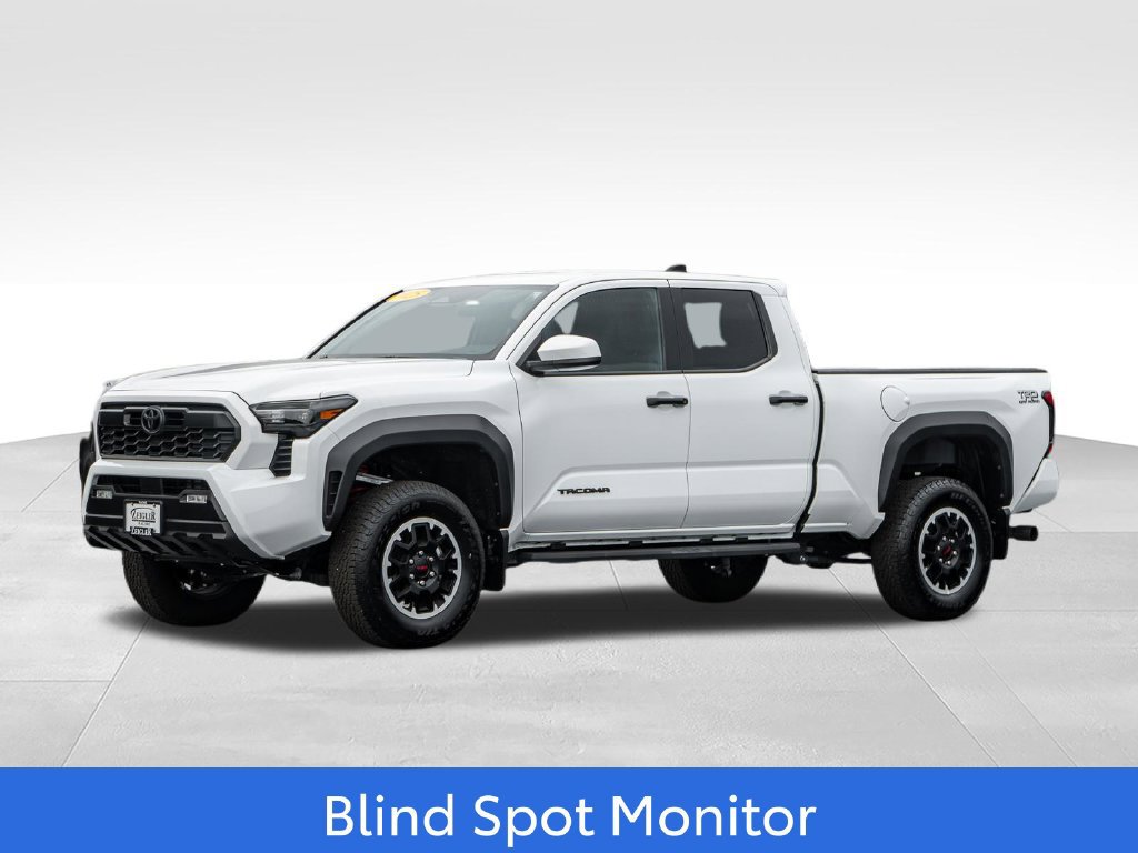Certified 2025 Toyota Tacoma TRD Off-Road AWD/4WD image 3