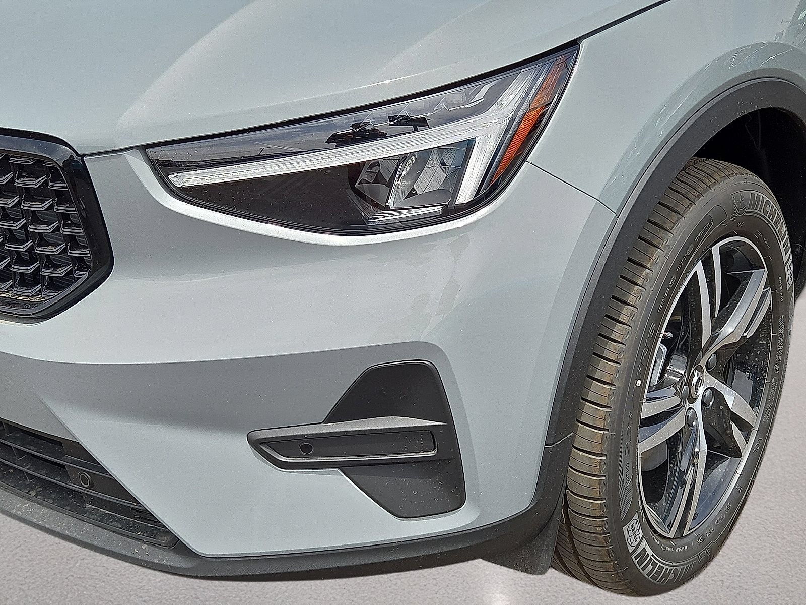 New 2026 Volvo XC40 B4 Core FWD image 9