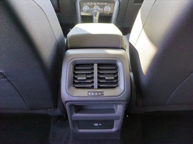 Used 2022 Volkswagen Taos SEL w/ Panoramic Sunroof Package image 17