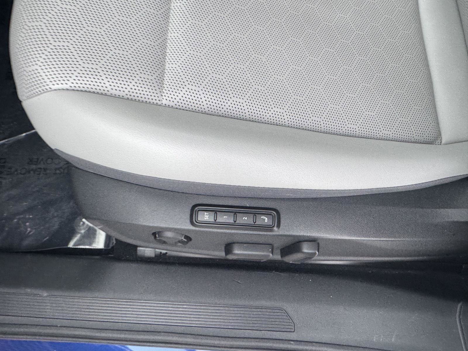 Used 2021 Volkswagen ID.4 Pro S w/ Gradient Package image 17