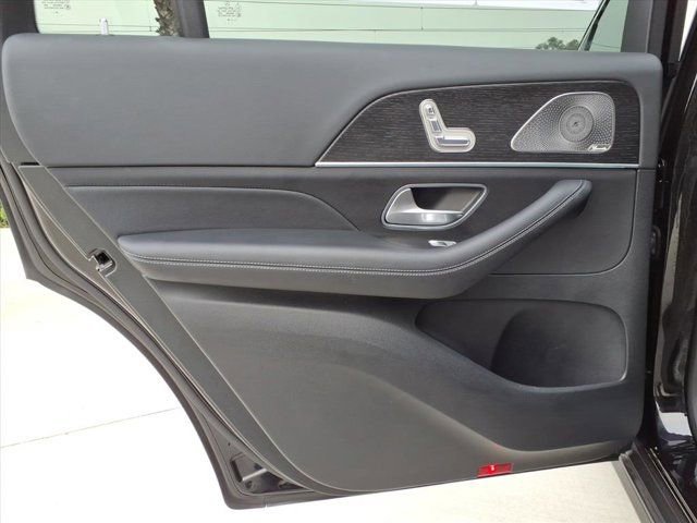 Used 2025 Mercedes-Benz GLS 450 4MATIC image 17
