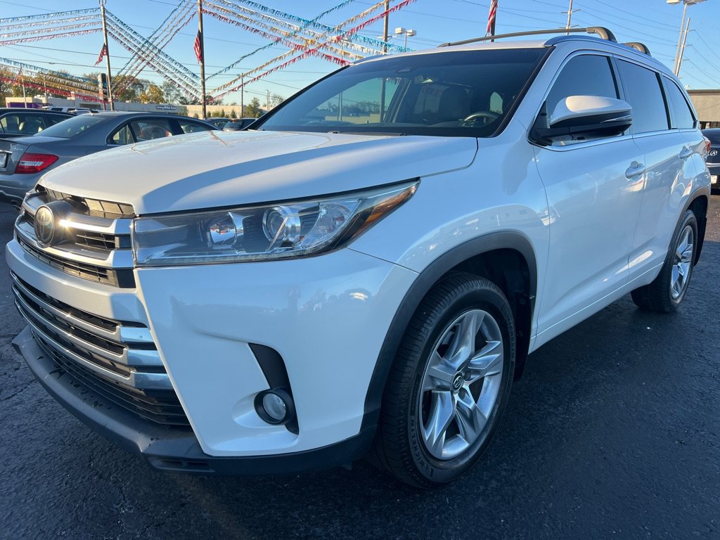 Used 2017 Toyota Highlander Limited AWD/4WD image 4