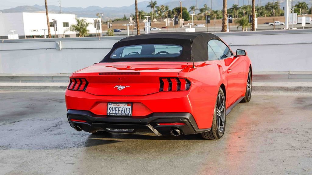 Used 2024 Ford Mustang Convertible RWD image 9
