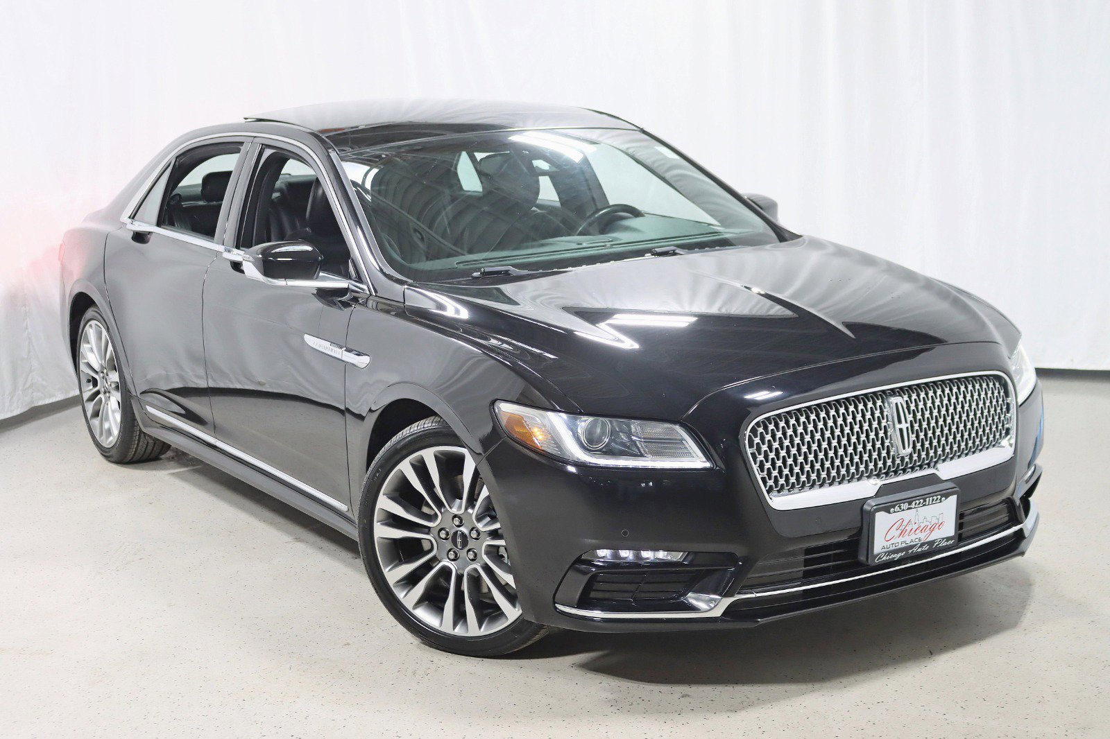 Used 2017 Lincoln Continental Select w/ Climate Package AWD/4WD image 6
