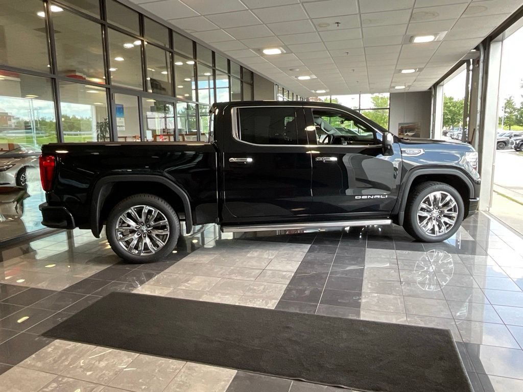Used 2024 GMC Sierra 1500 Denali w/ Denali Reserve Package AWD/4WD image 6