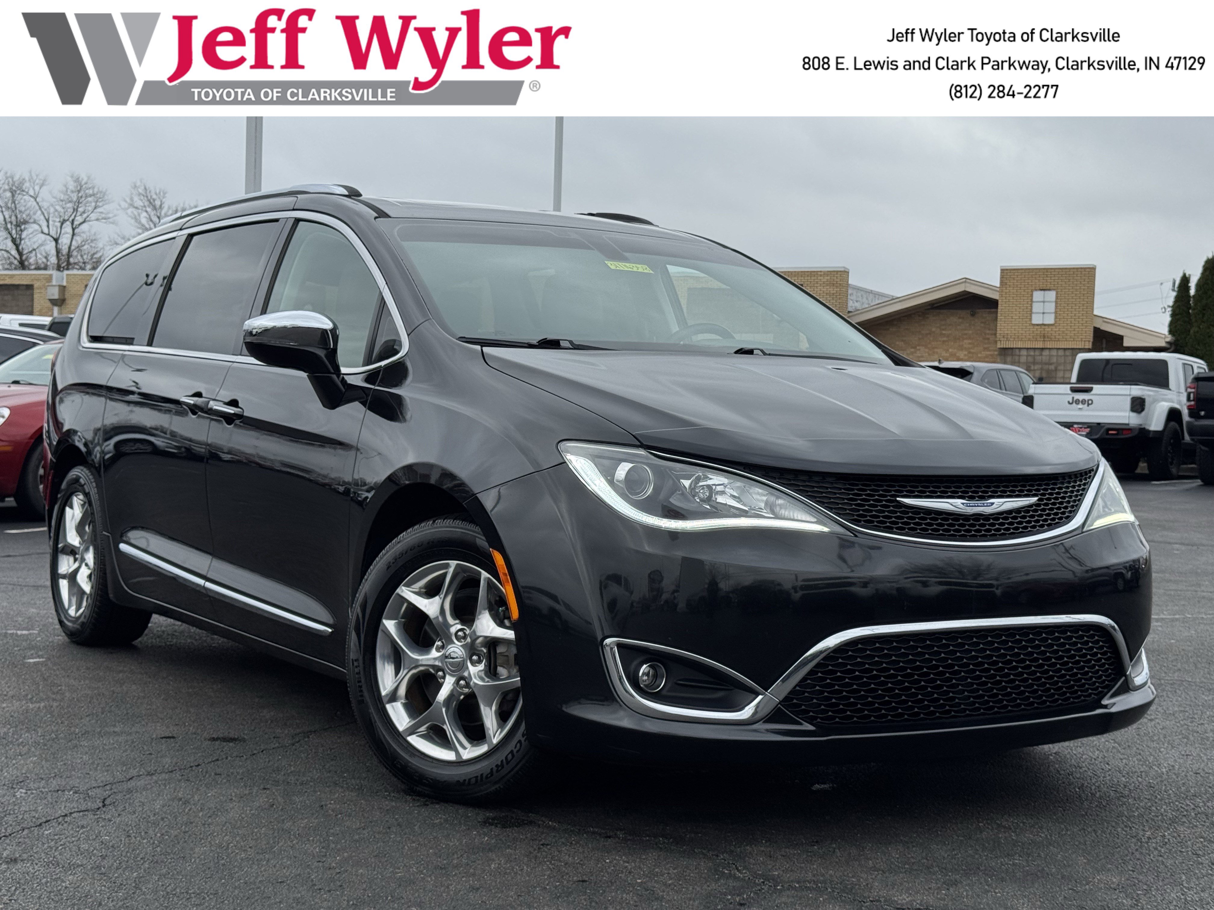 Used 2019 Chrysler Pacifica Limited image 1