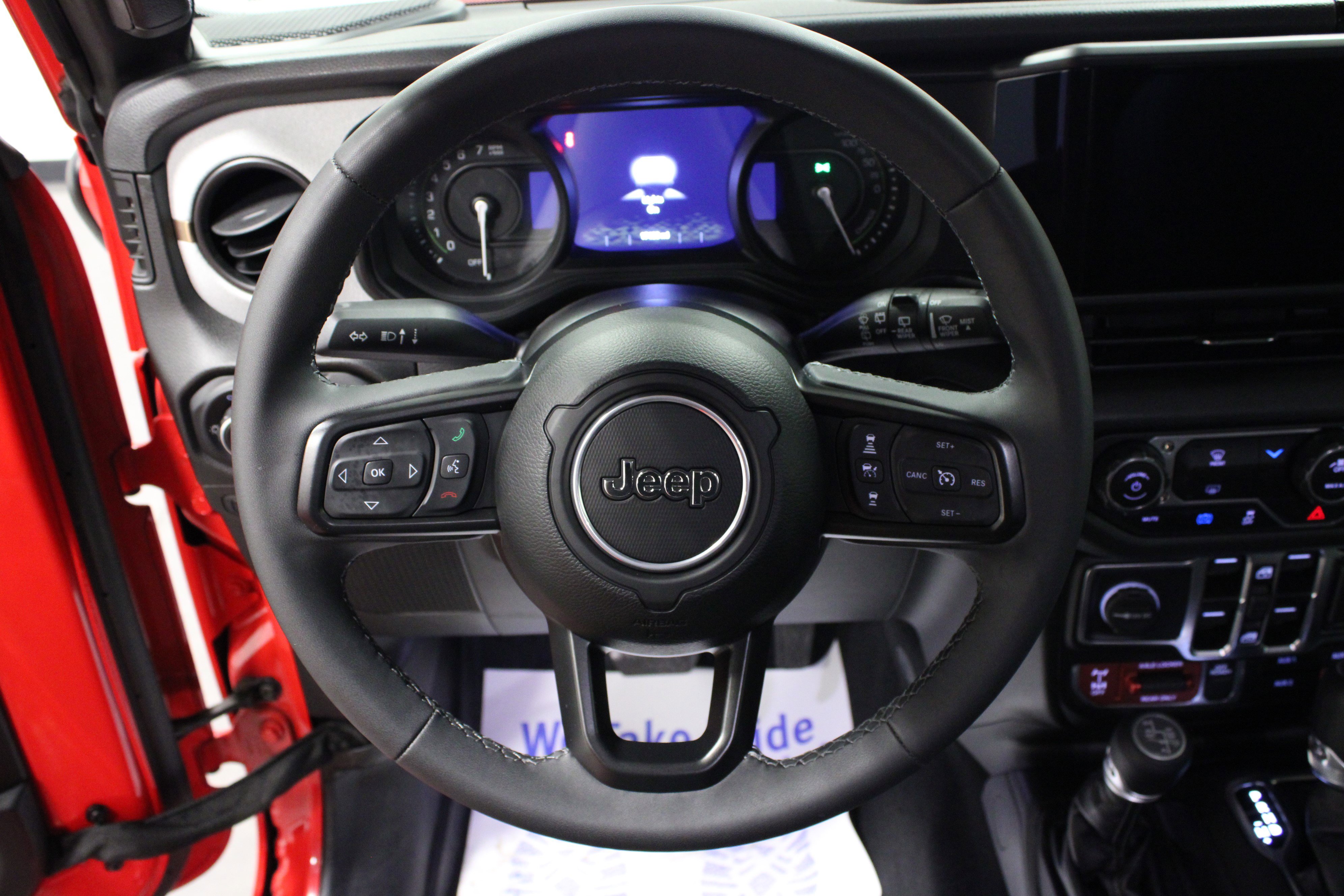 Used 2025 Jeep Wrangler Willys AWD/4WD image 17