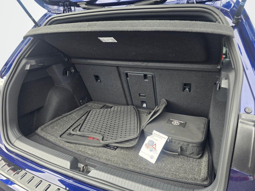Used 2023 Volkswagen GTI SE FWD image 20