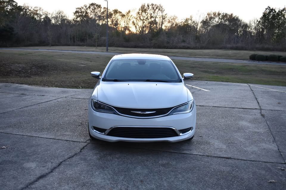 Used 2016 Chrysler 200 Limited w/ Anniversary Edition image 3