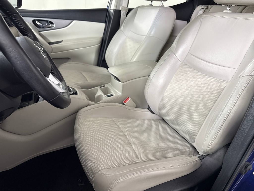 Used 2020 Nissan Rogue Sport SV w/ Technology Package image 11