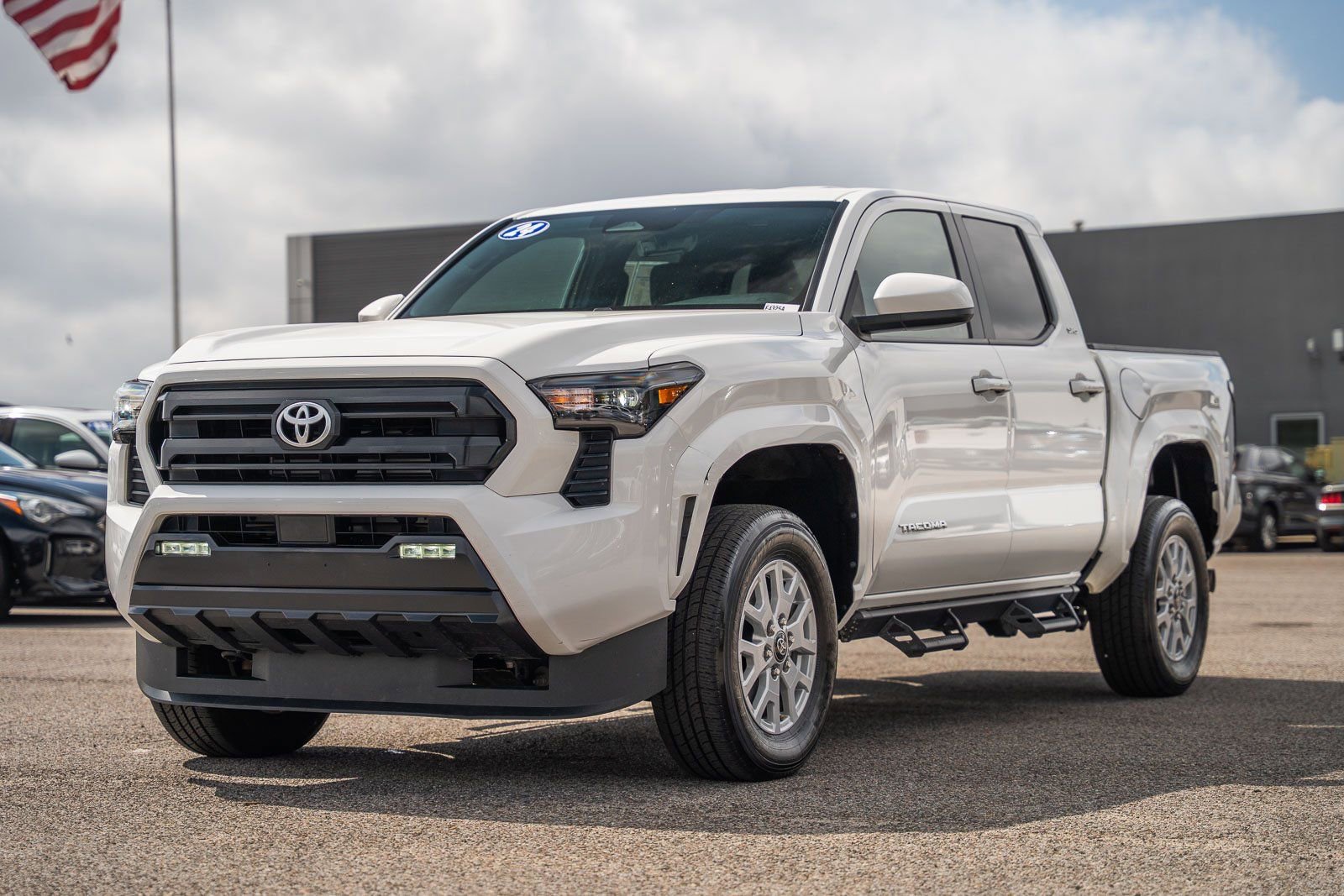 Used 2024 Toyota Tacoma SR5 image 3