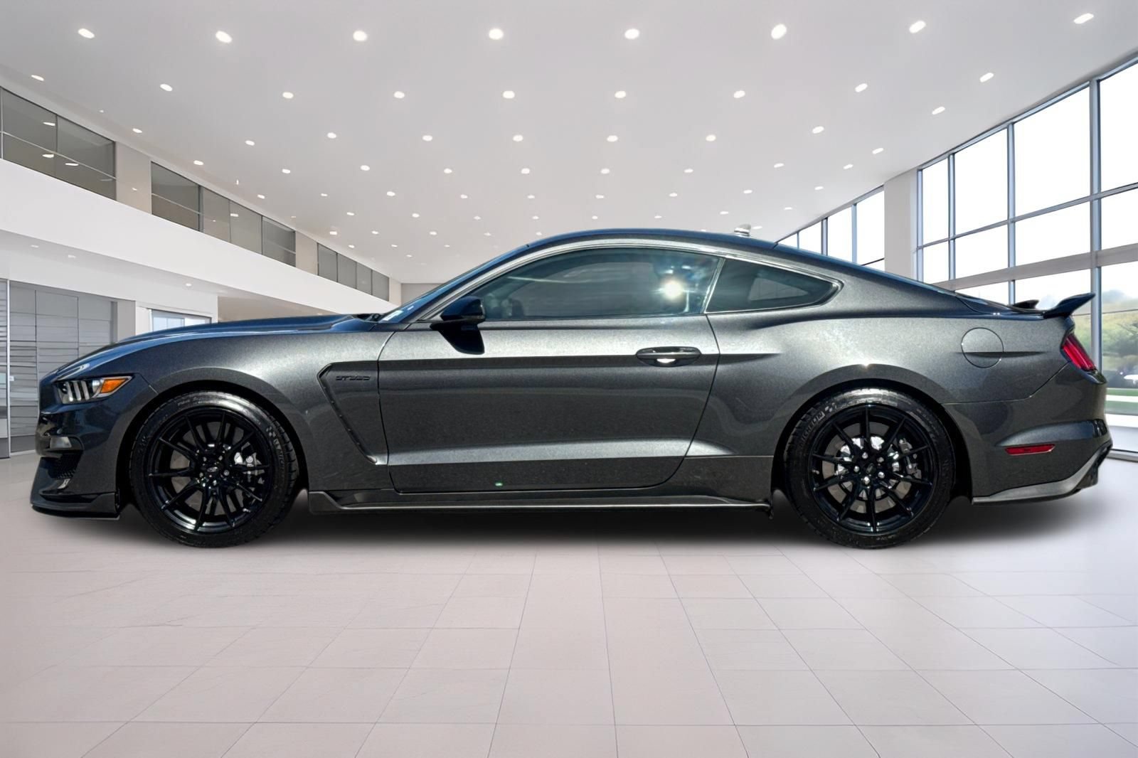 Used 2020 Ford Mustang Shelby GT350 w/ Technology Package RWD image 7