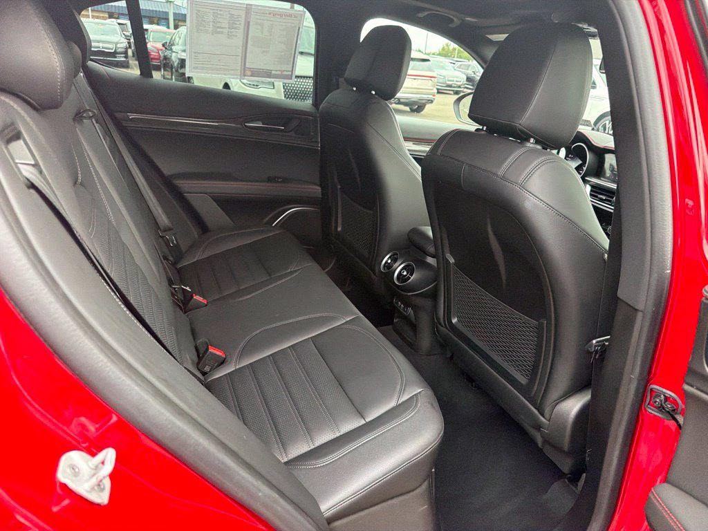 Used 2023 Alfa Romeo Stelvio Estrema AWD/4WD image 18