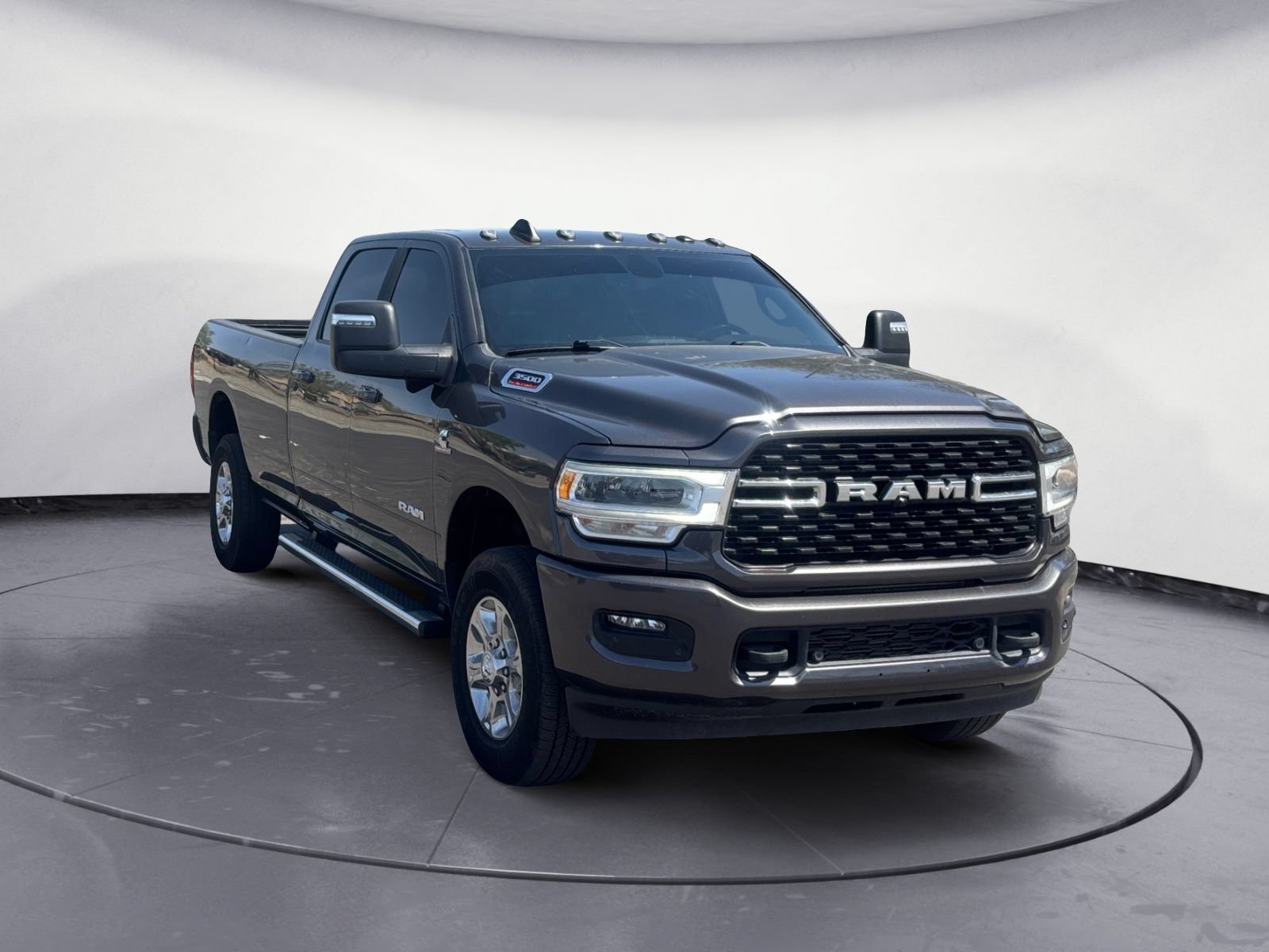 Used 2024 RAM 3500 Big Horn w/ Tech Package AWD/4WD image 7