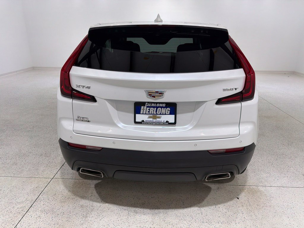 Used 2022 Cadillac XT4 Luxury w/ Driver Awareness Package FWD image 4