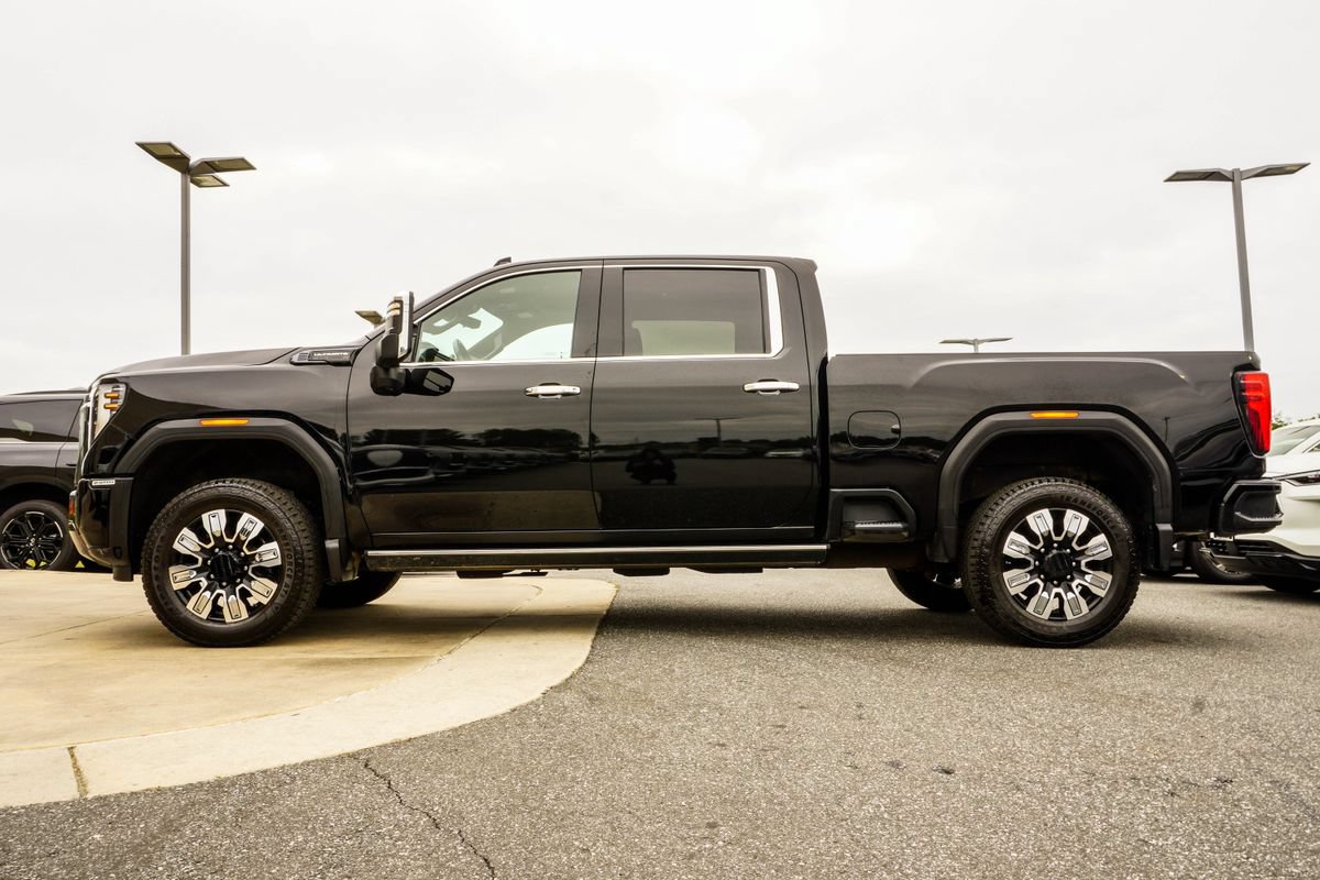 Used 2024 GMC Sierra 2500 Denali Ultimate w/ Max Trailering Package AWD/4WD image 9