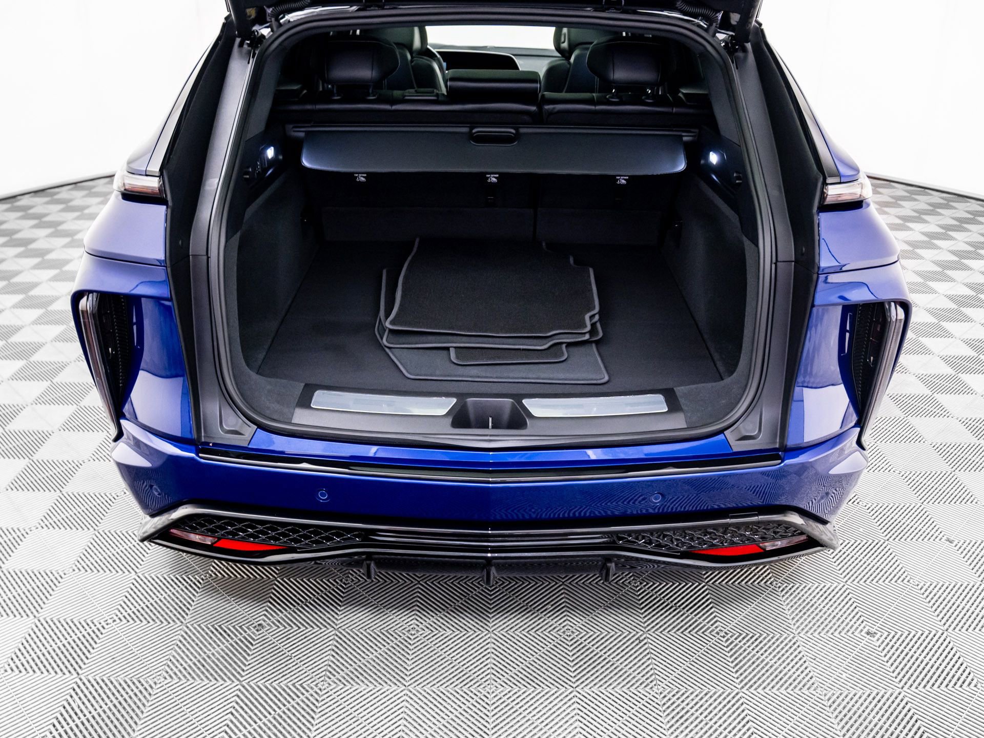 New 2026 Cadillac Lyriq V w/ LPO, Floor Liner Package image 28