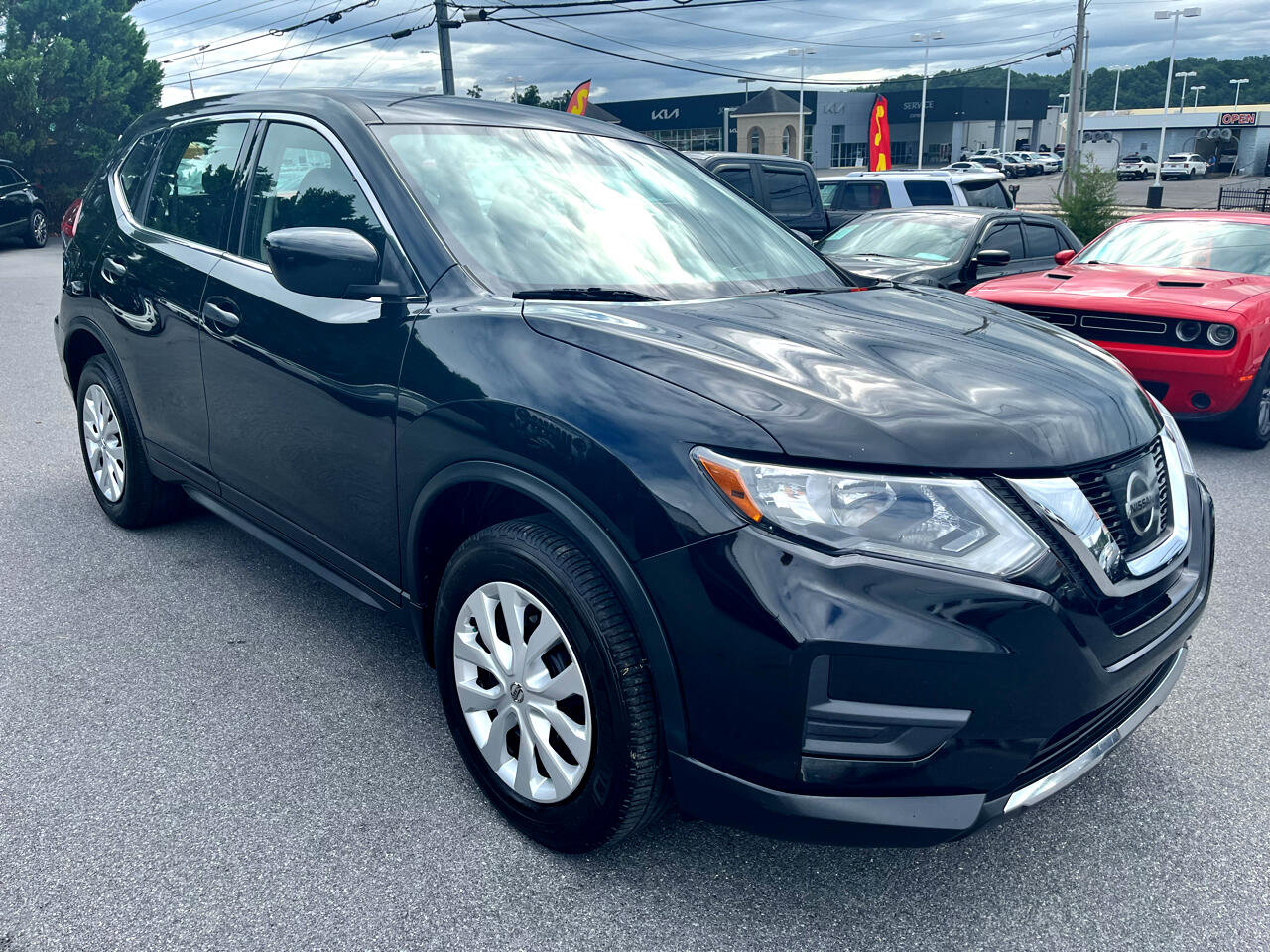 Used 2018 Nissan Rogue S image 3