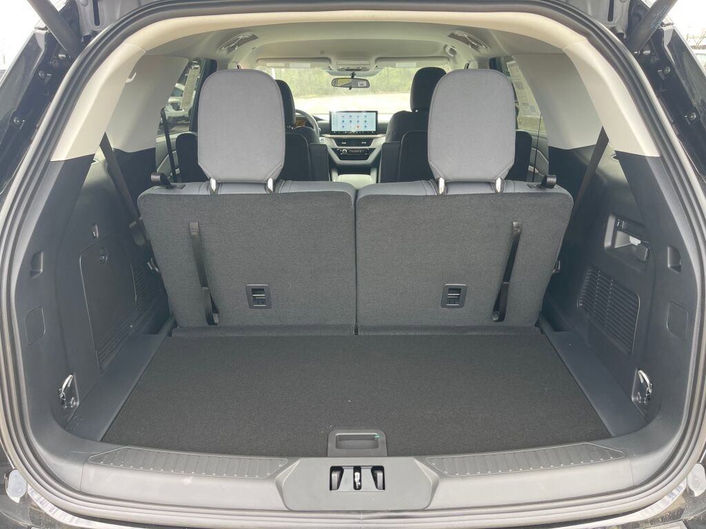 New 2026 Ford Explorer Active image 24