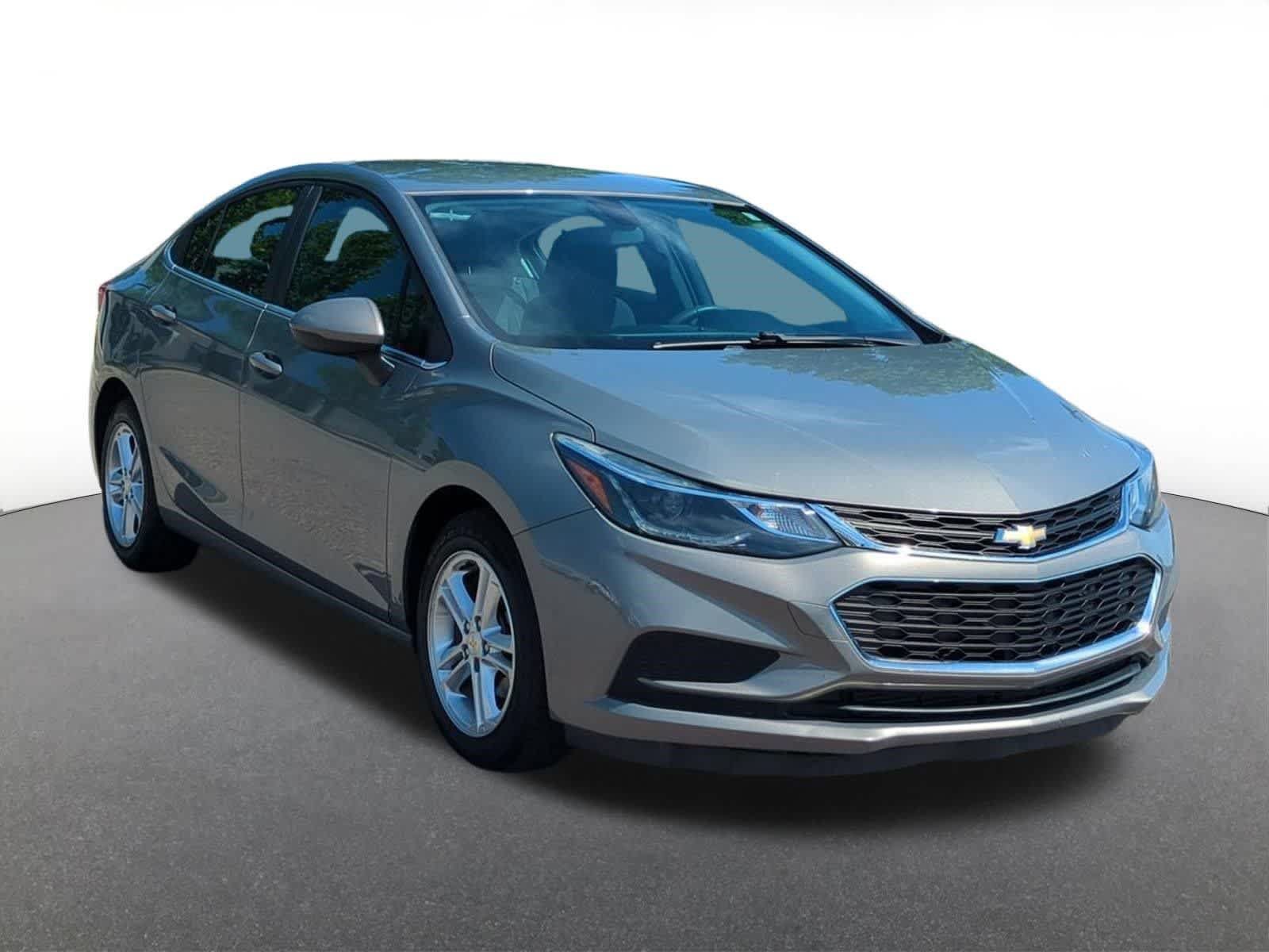 Used 2017 Chevrolet Cruze LT FWD image 8
