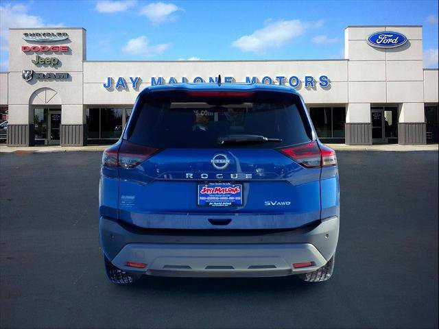 Used 2023 Nissan Rogue SV image 3