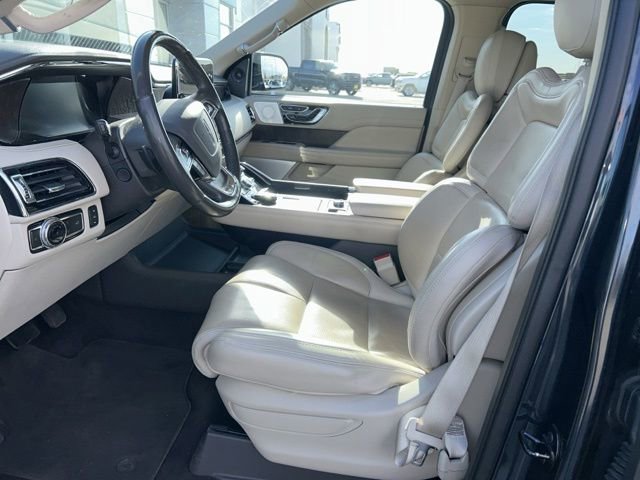 Used 2021 Lincoln Navigator Reserve w/ Luxury Package AWD/4WD image 11