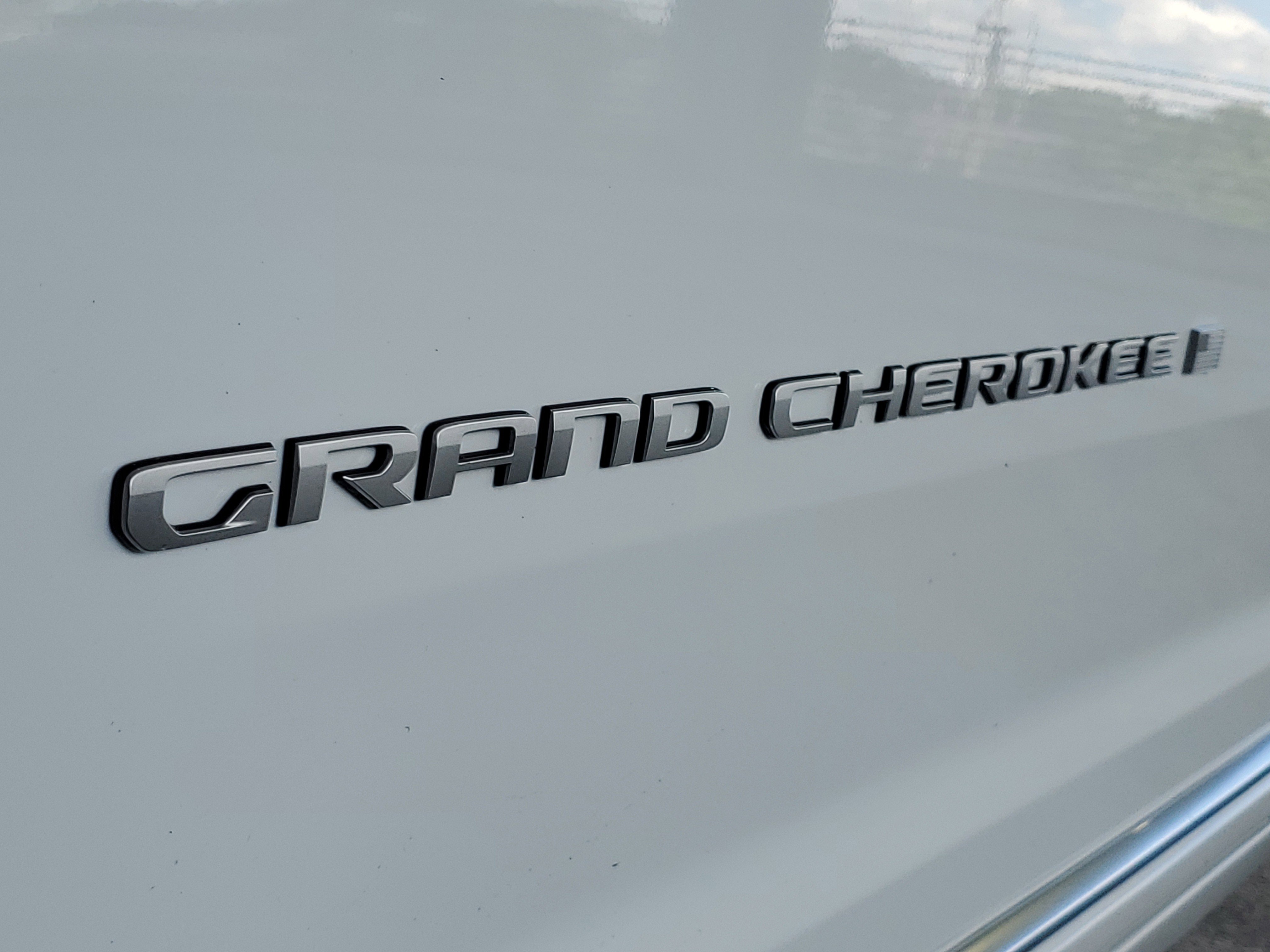 Certified 2025 Jeep Grand Cherokee Summit w/ Adv Protech Group IV AWD/4WD image 5