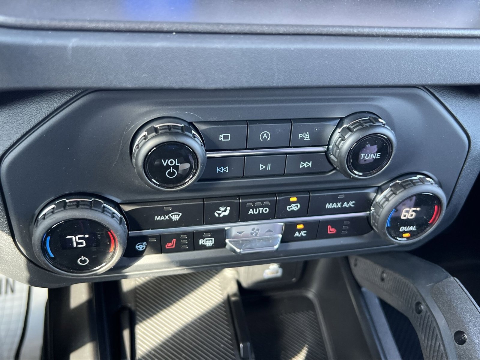 New 2025 Ford Bronco Badlands image 21