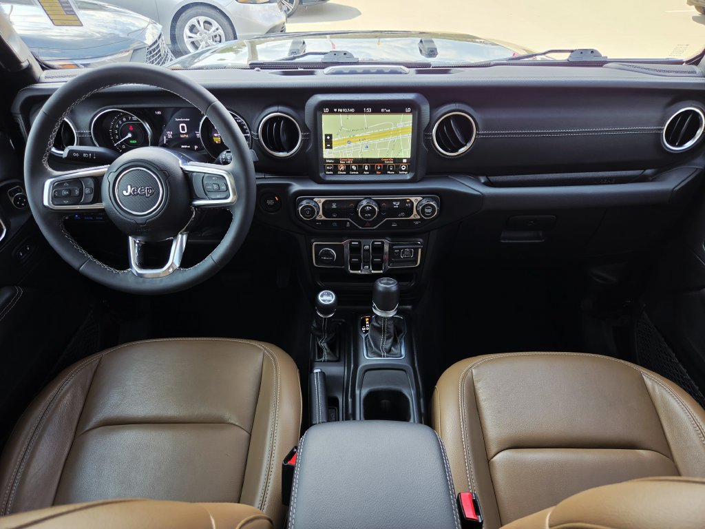 Used 2023 Jeep Wrangler Unlimited Sahara AWD/4WD image 14
