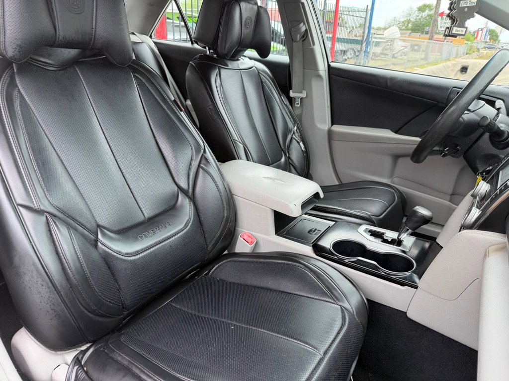 Used 2014 Toyota Camry LE image 23