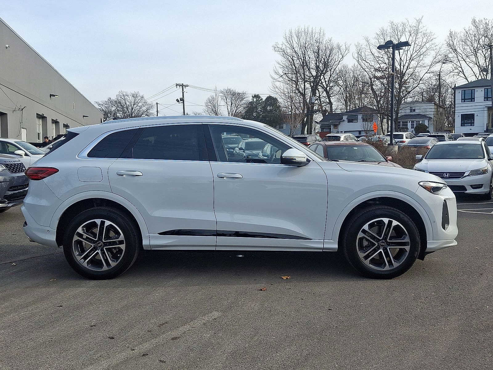 Certified 2025 Audi Q5 Premium w/ Convenience Package image 26