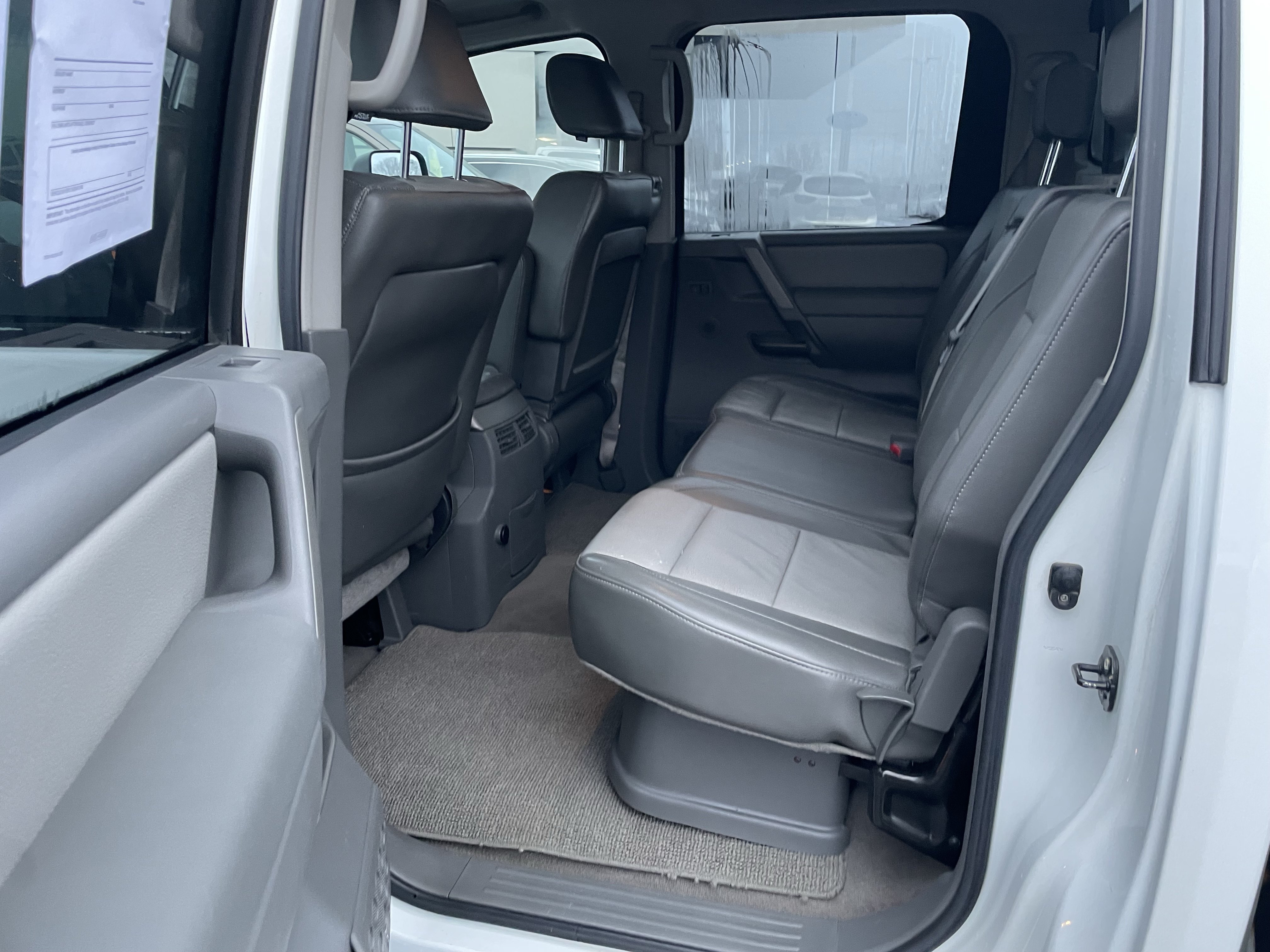 Used 2006 Nissan Titan LE w/ (T01) Tow Pkg AWD/4WD image 27
