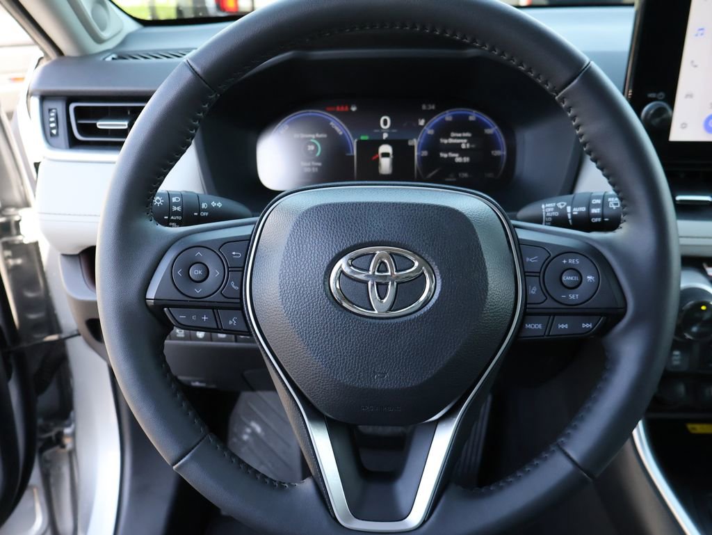 Used 2025 Toyota RAV4 Limited w/ Advanced Technology Package image 28
