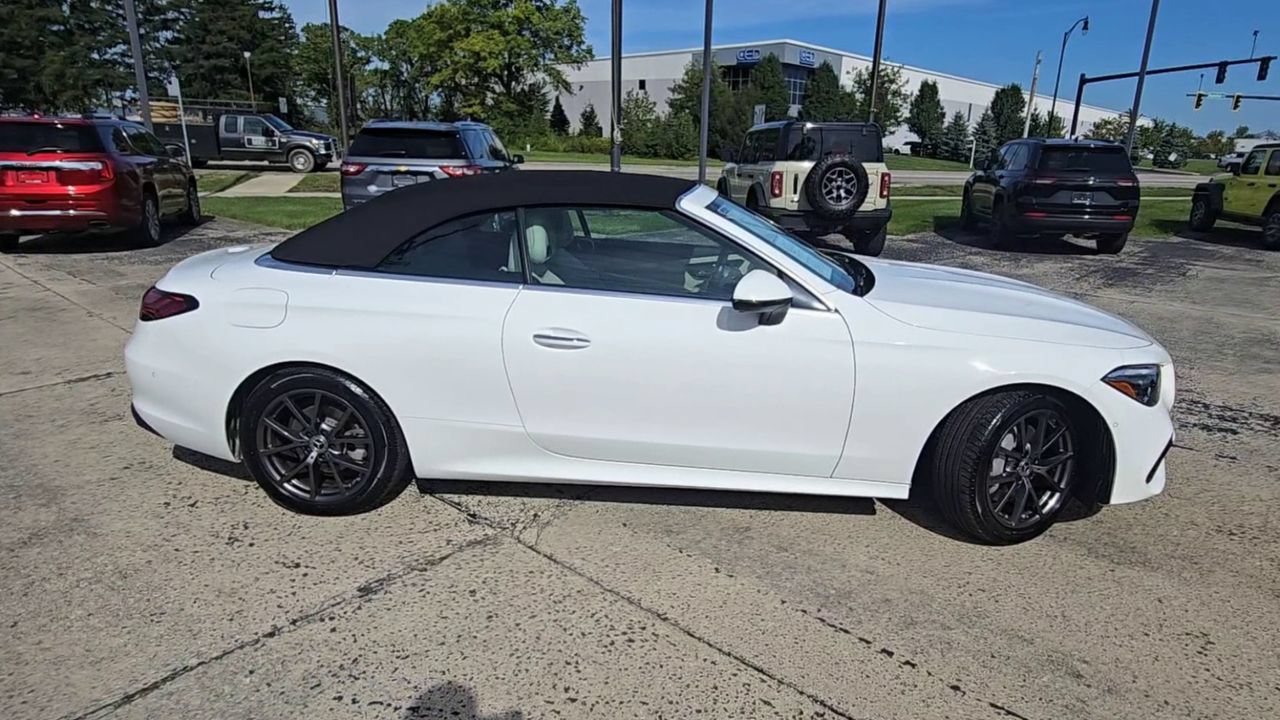 Used 2024 Mercedes-Benz CLE 300 4MATIC Cabriolet image 10