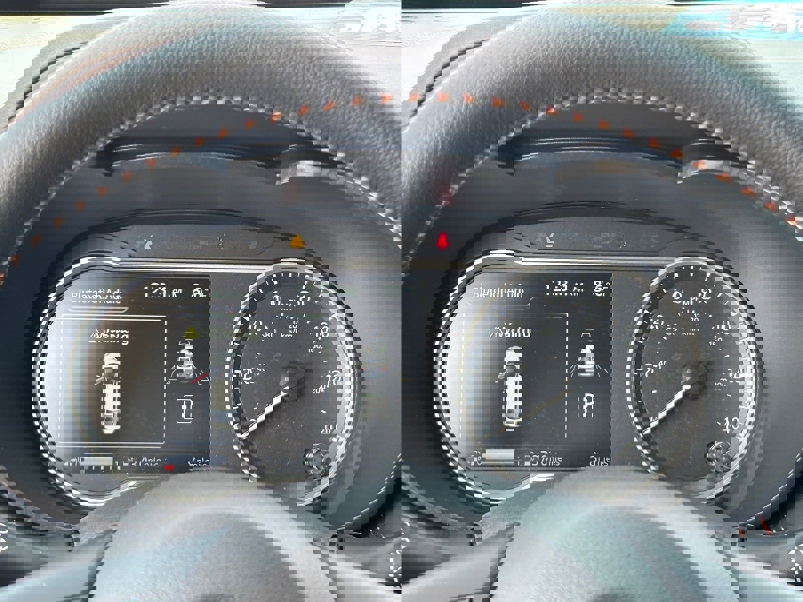 New 2025 Nissan Versa SR w/ Trunk Package image 23