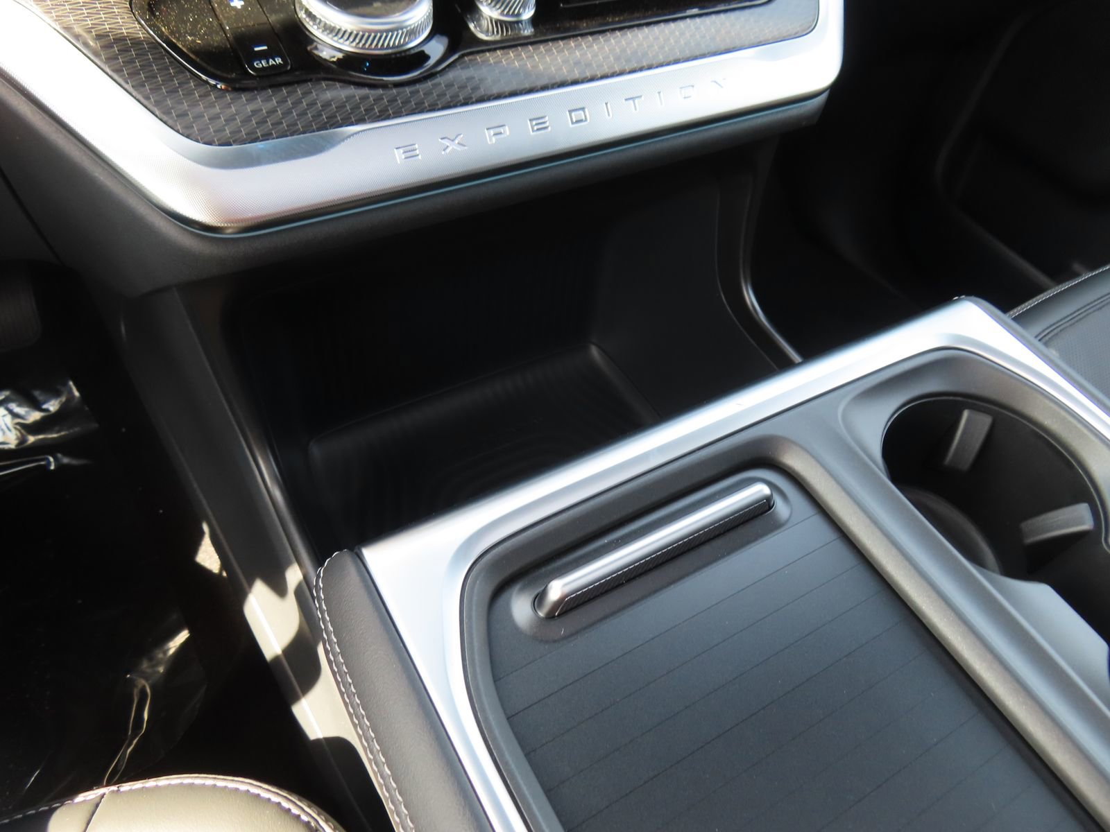 New 2026 Ford Expedition Platinum image 17