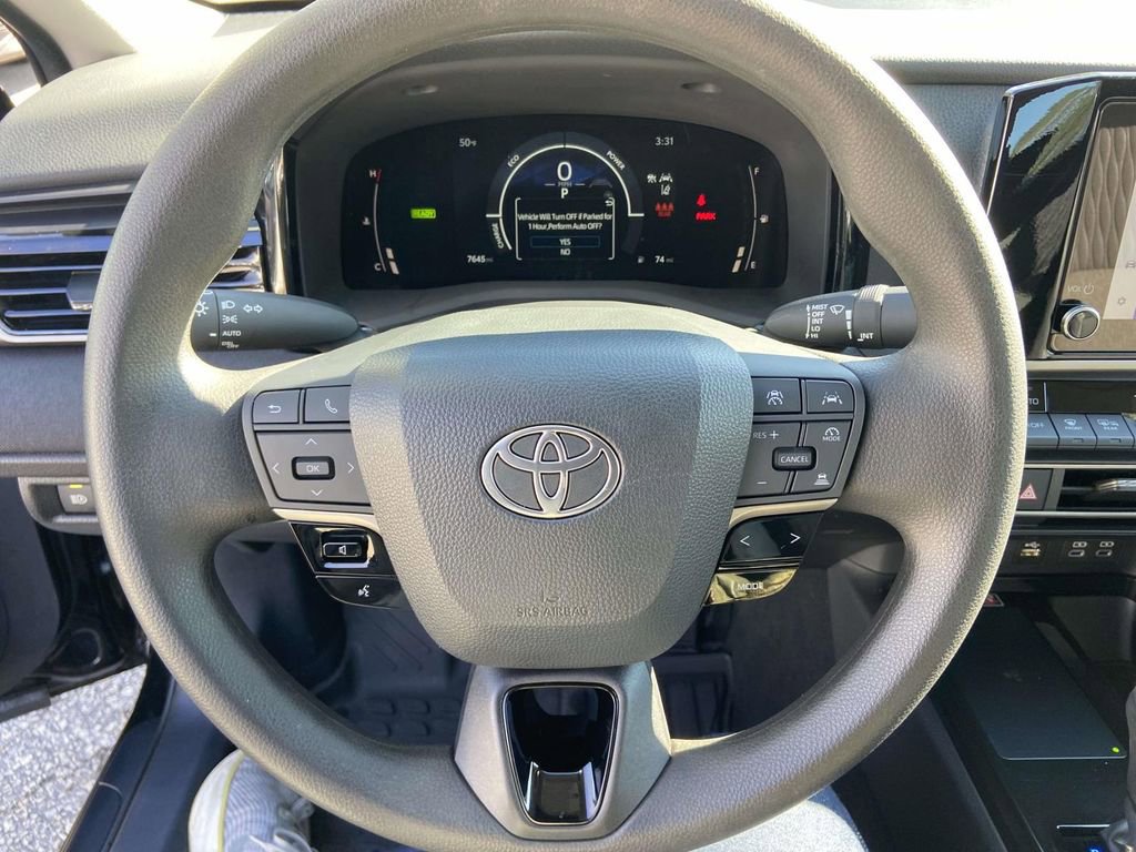 Used 2025 Toyota Camry LE image 34