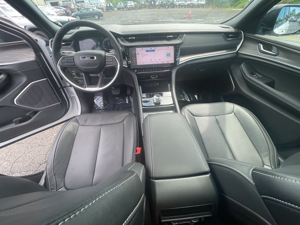 New 2026 Jeep Grand Cherokee Limited AWD/4WD image 3