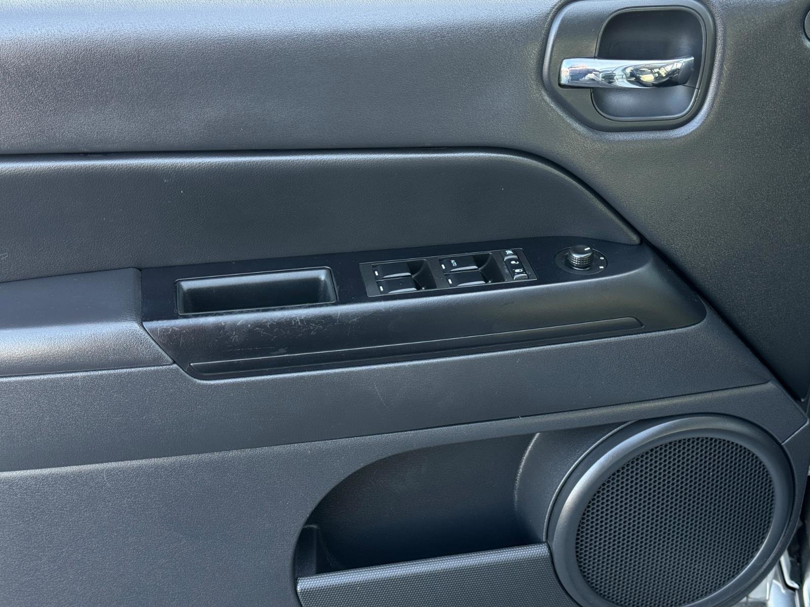 Used 2015 Jeep Patriot High Altitude image 14