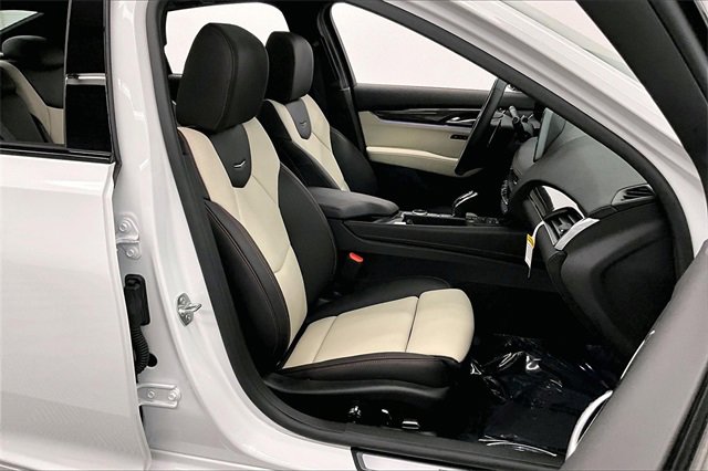 Used 2025 Cadillac CT5 Sport w/ Technology Package image 7